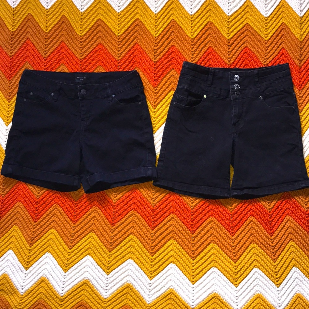 Set of 2 shorts!